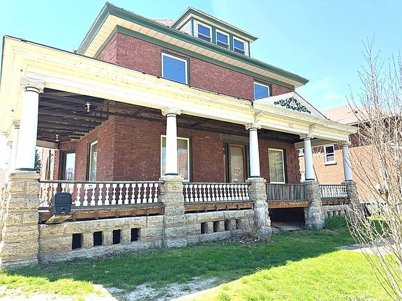 2nd image of 609 College Ave
