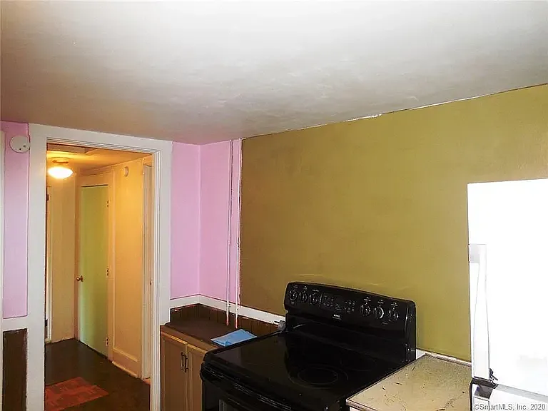 168 College St — Photo 8
