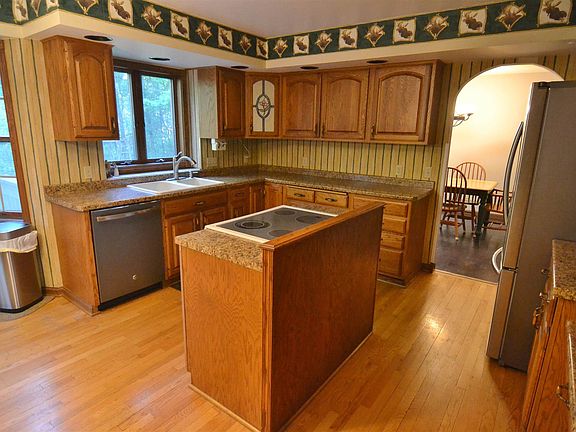 3rd image of 4641 Breckenridge Ct