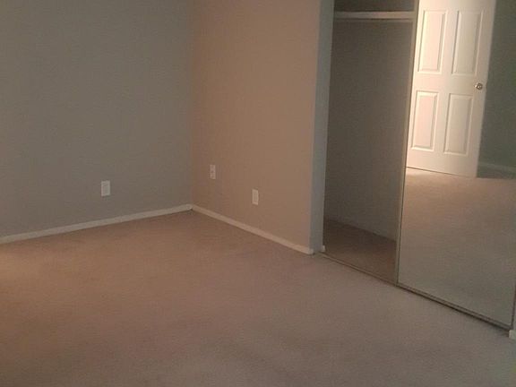 4th image of 632 Turtle Creek Dr APT E