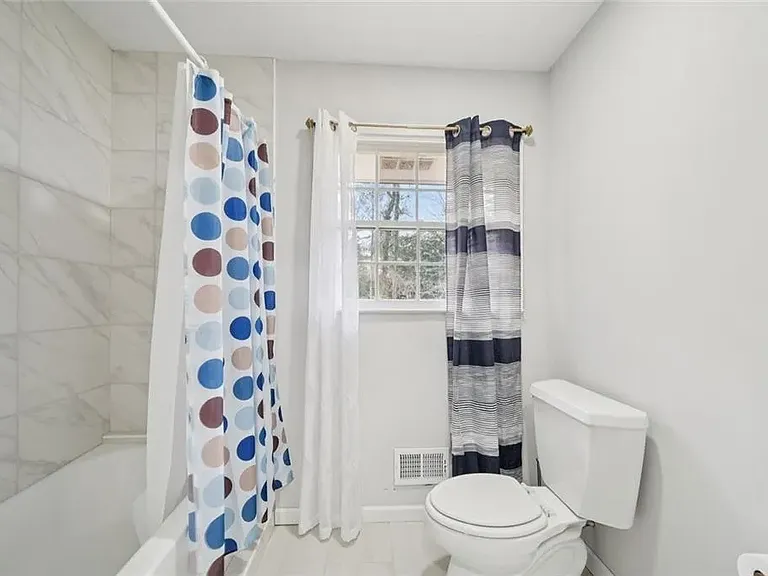 5655 Lake Forrest Dr NW — Photo 13