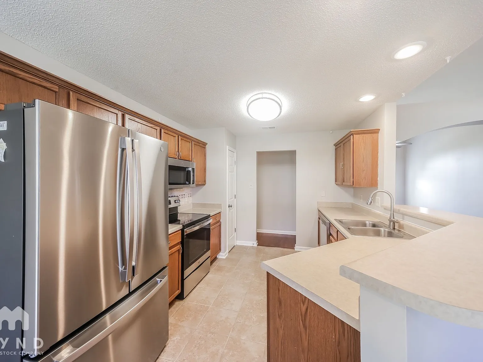 4 bed, 2.5 bath, 2277 sqft, $2,149 — Photo 3