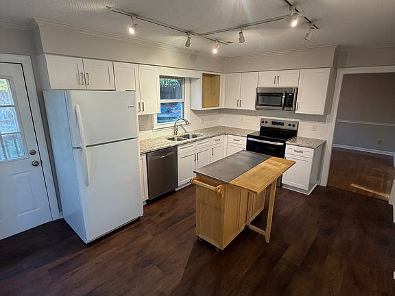5th image of 1613 Sulgrave Rd
