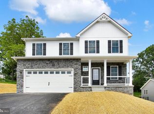10189 Hunters Ridge Dr, Waynesboro, PA 17268