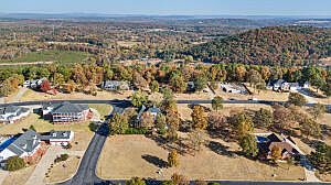 4th image of 82 Castle Rock Dr