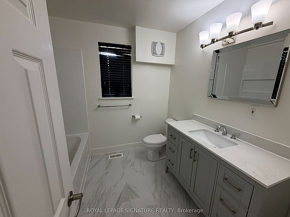 5th image of 834 Mississauga Valley Blvd