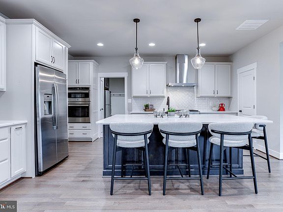 5th image of 8518 Chapel Dr