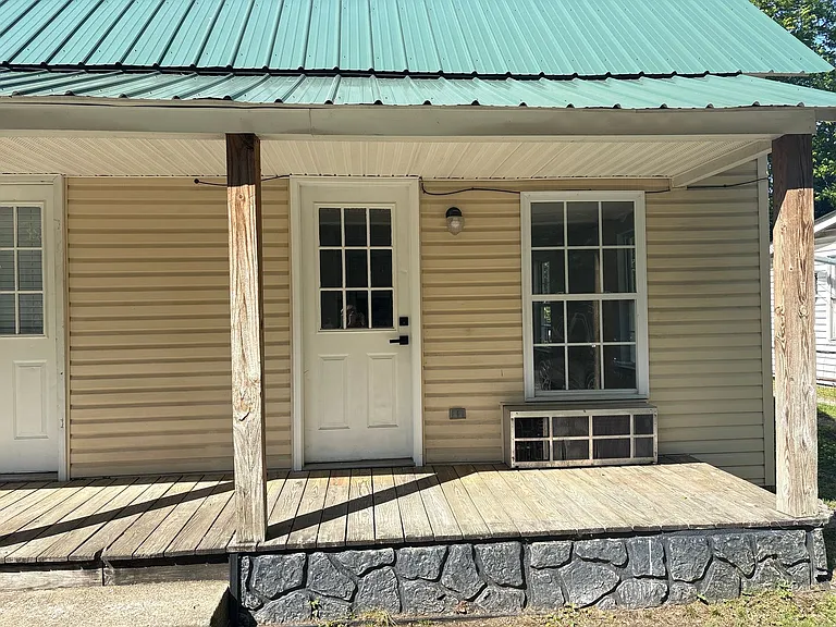 605B N Washington St — Photo 2