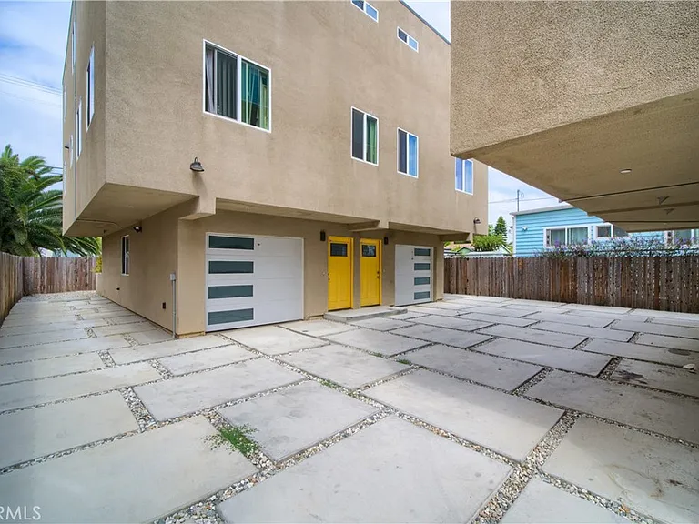 3019 S Raymond Ave #1/2 — Photo 3