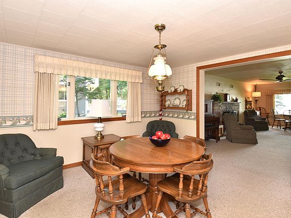 4th image of 1620 Grandview Ct