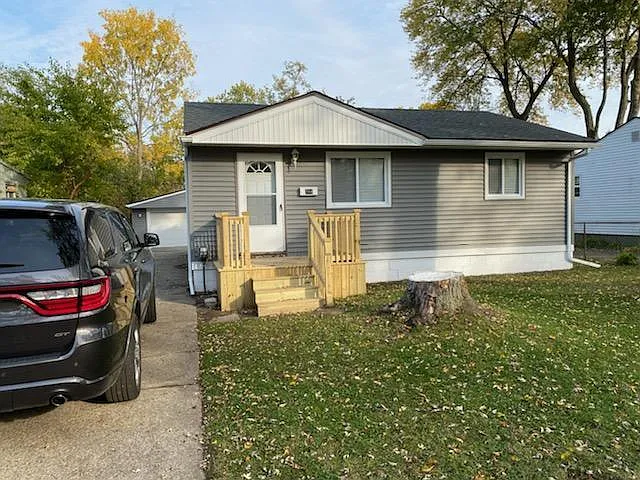 714 Cameron Ave — Photo 1