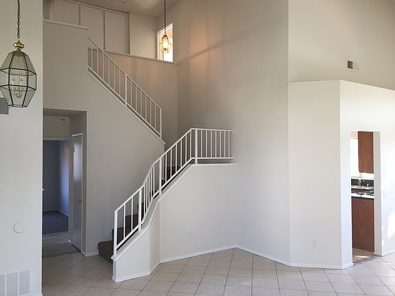 5th image of 1015 W 57th St