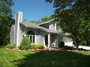 W275N2733 Oak St, Pewaukee, WI 53072