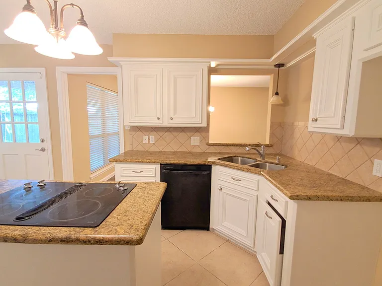19222 Hikers Trail Dr — Photo 8