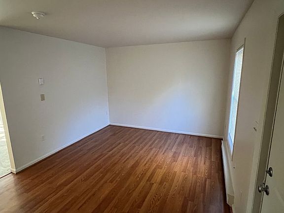 3rd image of 4 Ann Rd #32