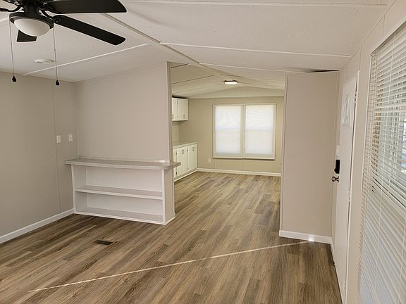 2nd image of 104 Hidden Acres Ln