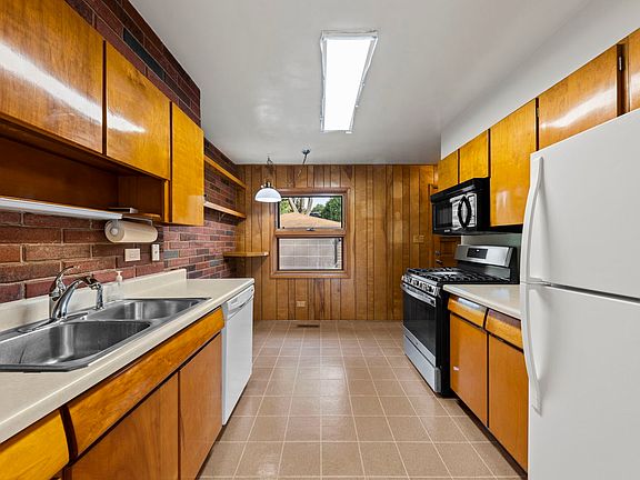3rd image of 137 N Richard Ave