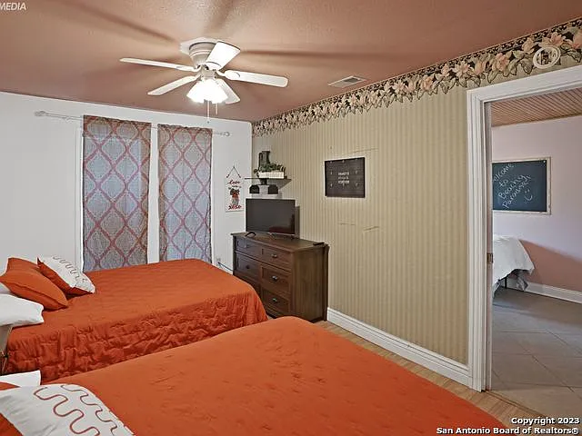 222 S 12th St — Photo 21