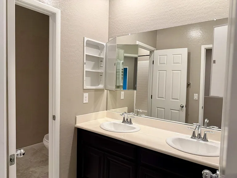 4536 Lafontaine Ct #1080 — Photo 39