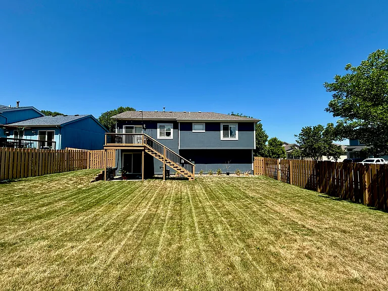11601 Monroe St — Photo 13