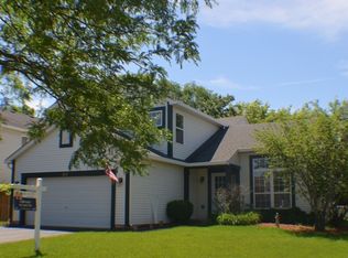 414 Thunder Rdg, Lake In The Hills, IL 60156