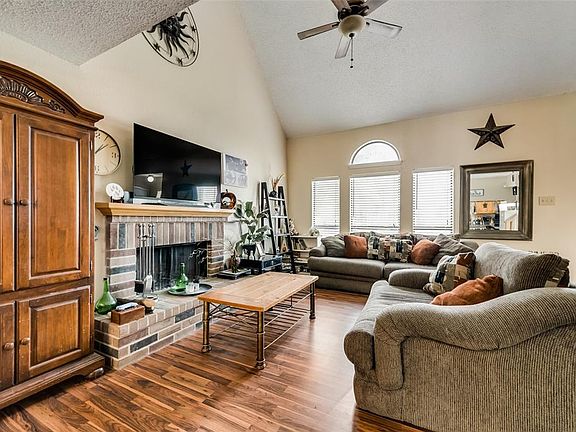 5th image of 2021 Village Creek Dr