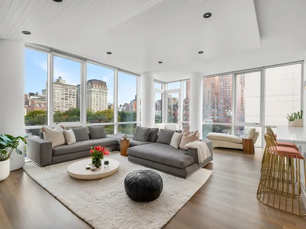 8 Union Square South image 1 of 12