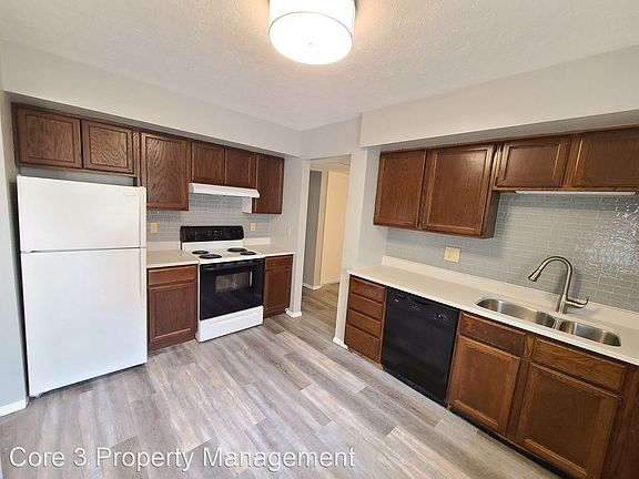 5th image of 715 Fairmont Dr #10092440