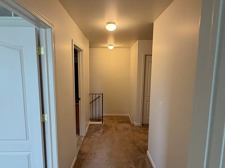 102 Riversedge Dr — Photo 14
