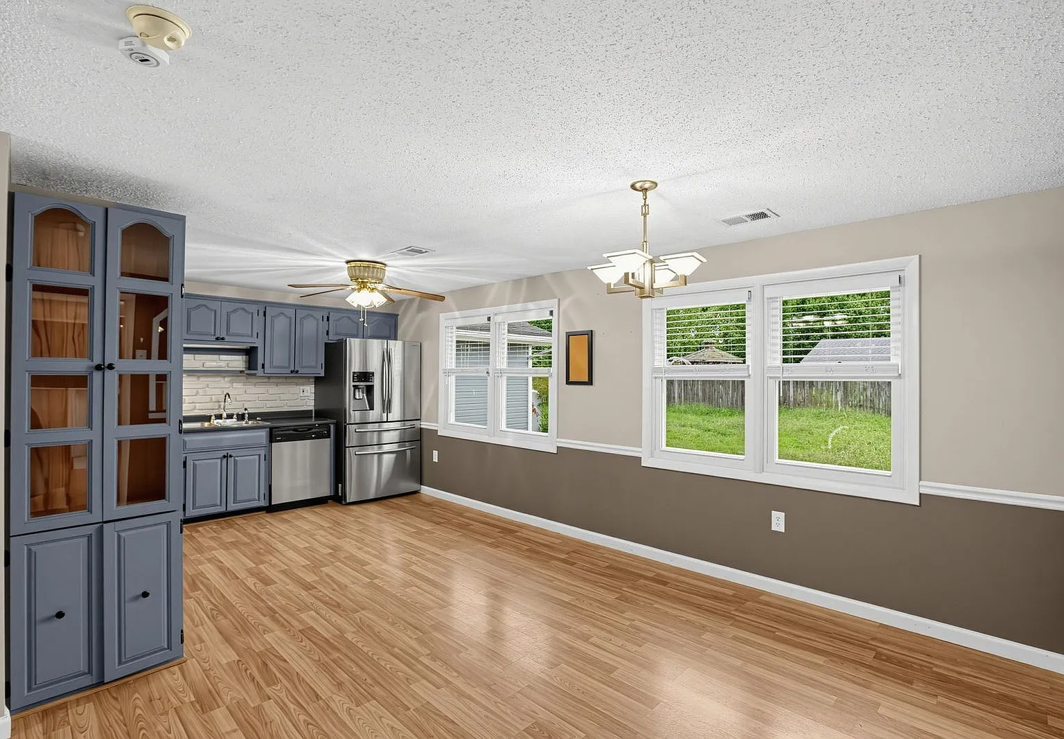 4 bed, 2.0 bath, 1822 sqft, $2,850 — Photo 4