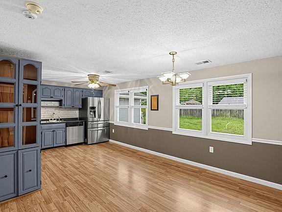 4th image of 5030 Nicholas Rd