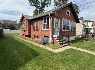 17 W Park Ave, Woodbridge Twp., NJ 07001