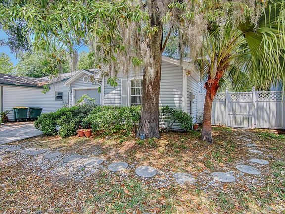 3rd image of 7825 Aquarius Cir S