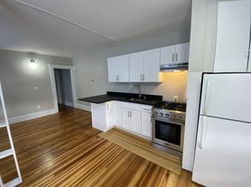 34 Center St, Bristol, CT