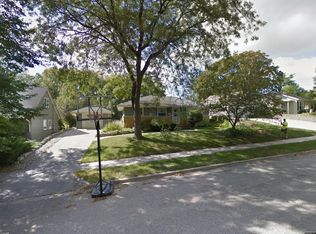 W58N653 Columbia Ct, Cedarburg, WI 53012