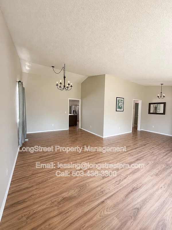 4 bed, 2.0 bath, 1920 sqft, $2,995 — Photo 4