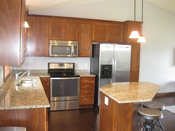 3rd image of 8633 Tessman Ct N