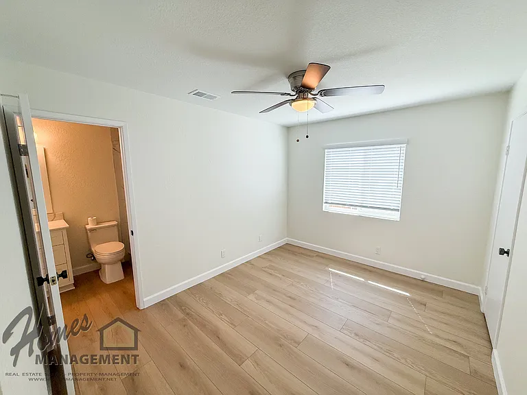 1826 Cortez Ave — Photo 12