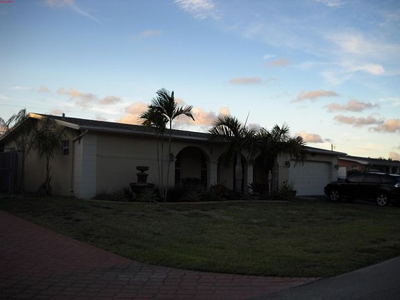 3rd image of 8461 Southampton Dr