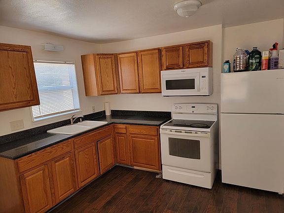 3rd image of 2571 Norwood Ave