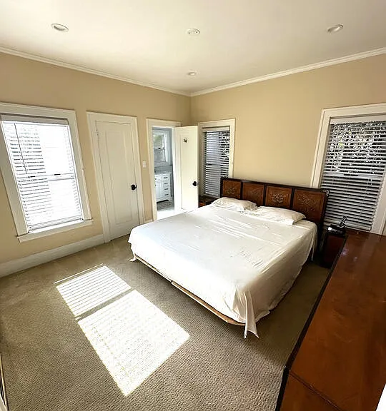 10736 Ashton Ave — Photo 6