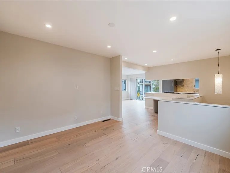 420 28th St — Photo 12