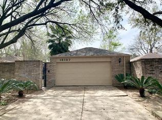 16107 Queensdale Dr, Houston, TX 77082
