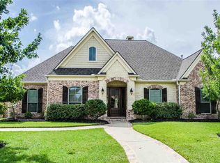 2545 Amberwood Dr, Beaumont, TX 77713