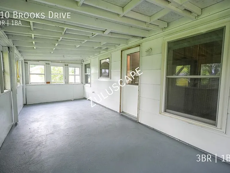 710 Brooks Dr — Photo 17
