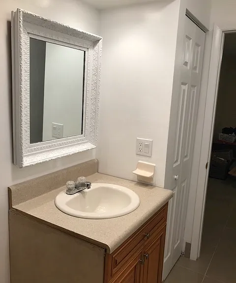 Bathroom vanity
