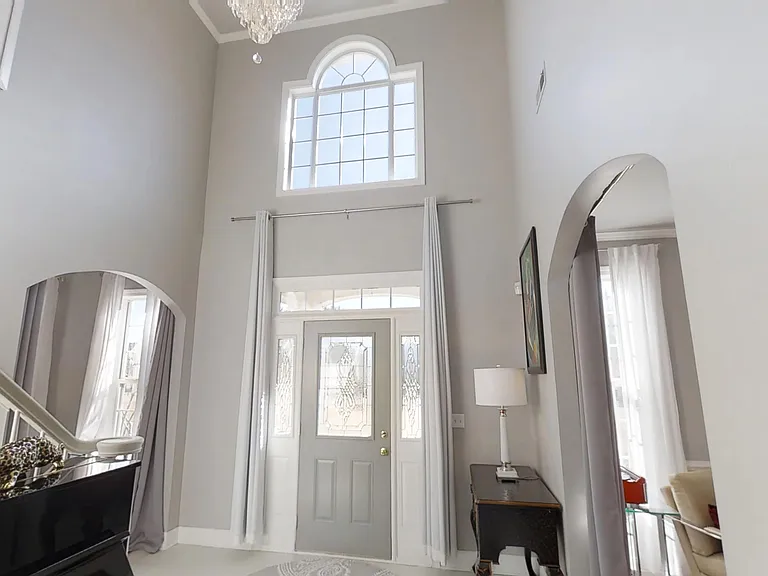 115 Thistlewood Ln — Photo 1