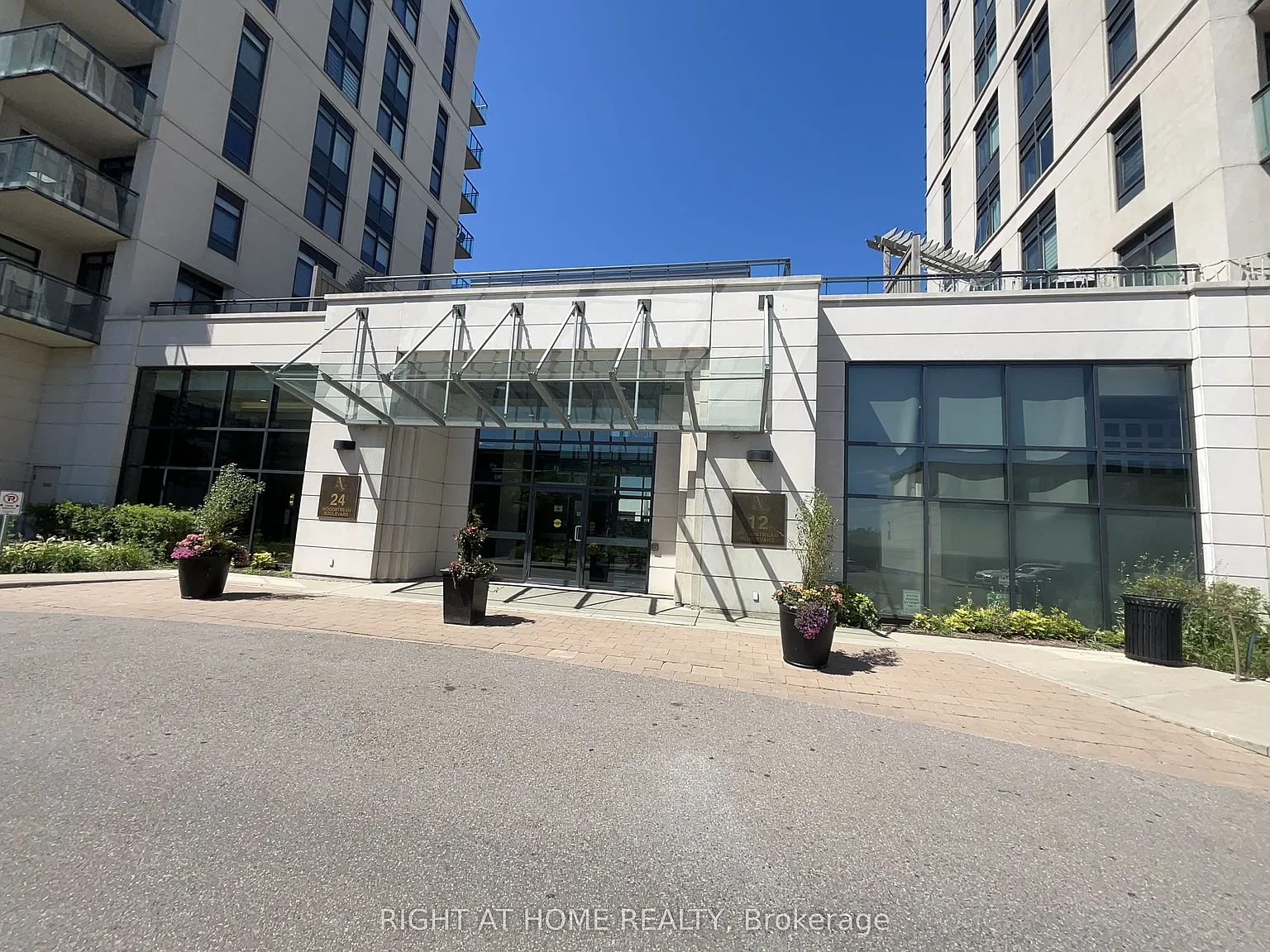 Allegra — Photo 1