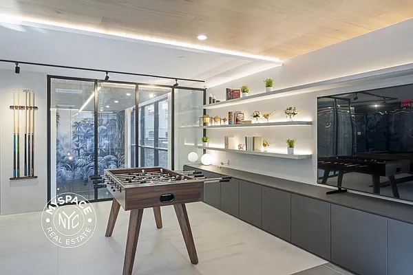 Rented by Carroll Development Leasing LLC | media 31