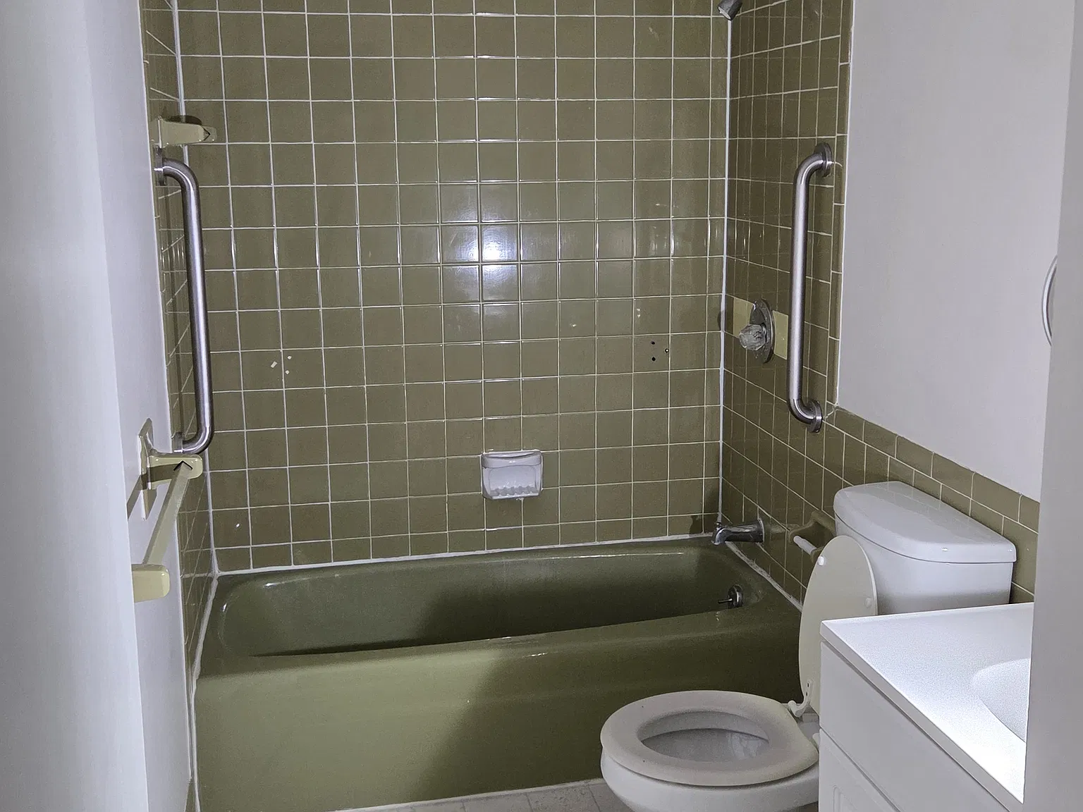 1 bed, 680 sqft, $1,800 — Photo 4